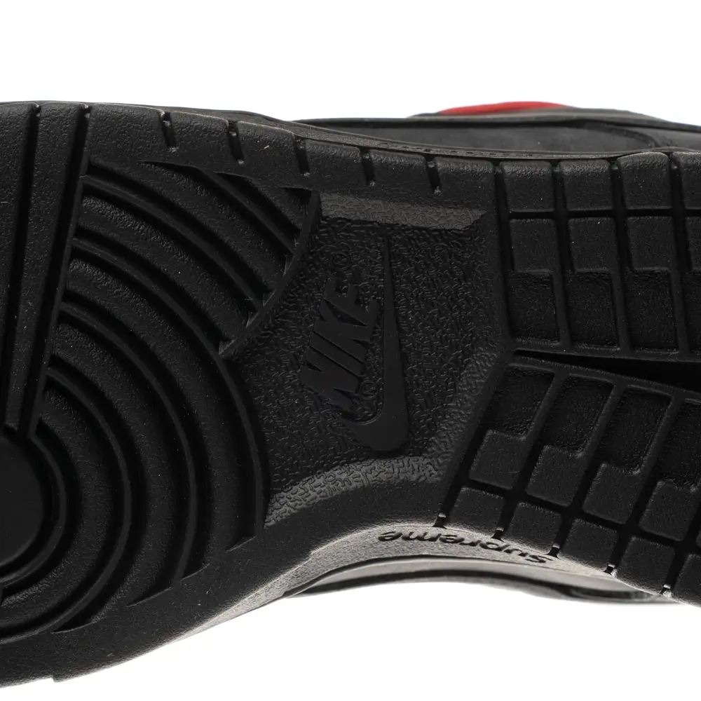 Nike SB Dunk Low Supreme 94 Black 4 Nike SB Dunk Low Supreme 94 Black - Image 4