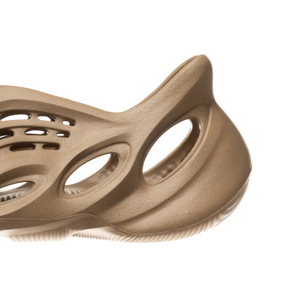 Yeezy Foam Runner Clay Taupe 2 Yeezy Foam Runner Clay Taupe - Image 2