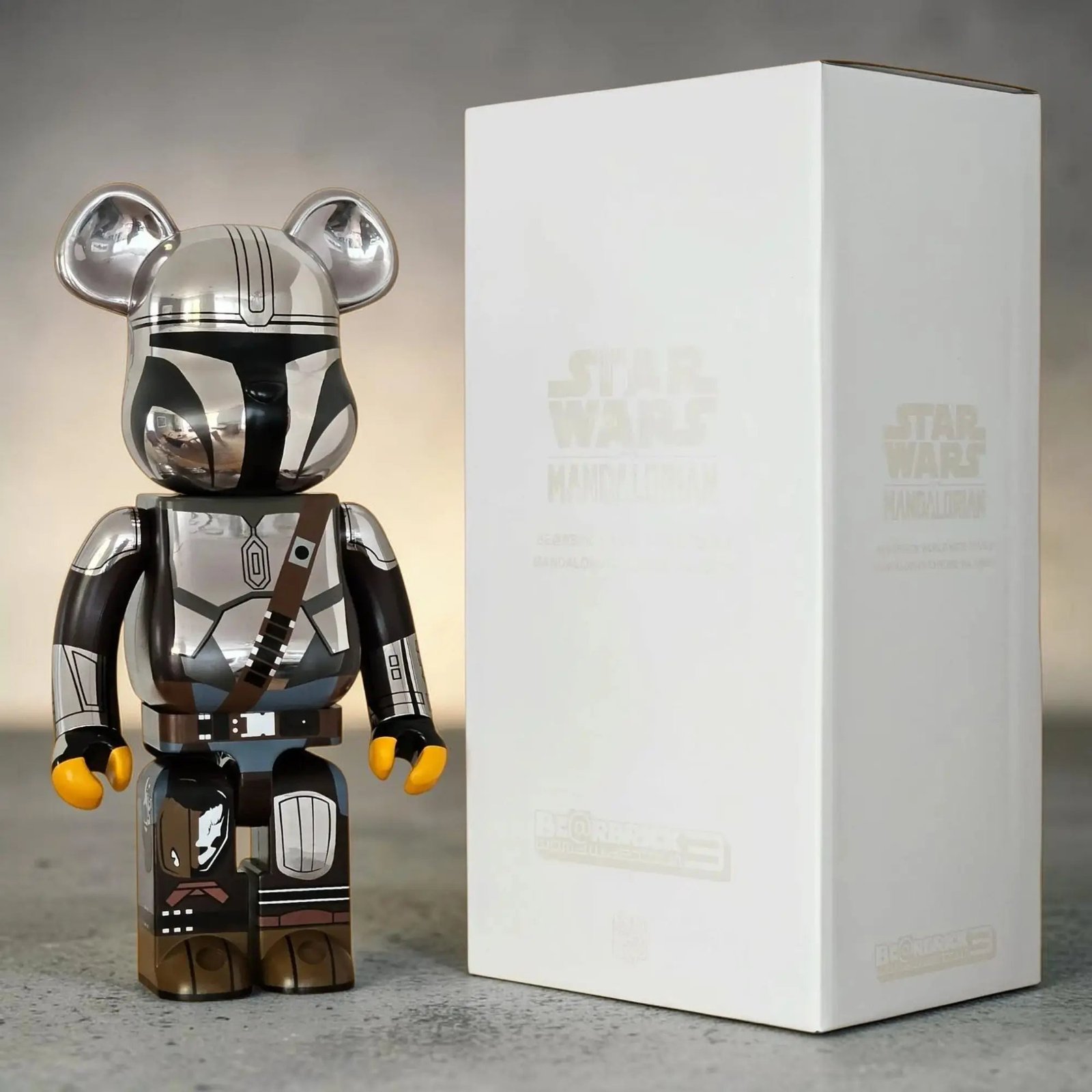 BE@RBRICK The Mandalorian Chrome Version (1000%) 2 BE@RBRICK The Mandalorian Chrome Version (1000%) - Image 2